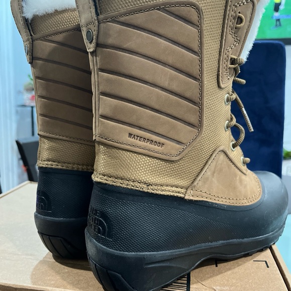 The North Face Women's Shellista IV Mid Waterproof snow Boot size 9 - Picture 8 of 10